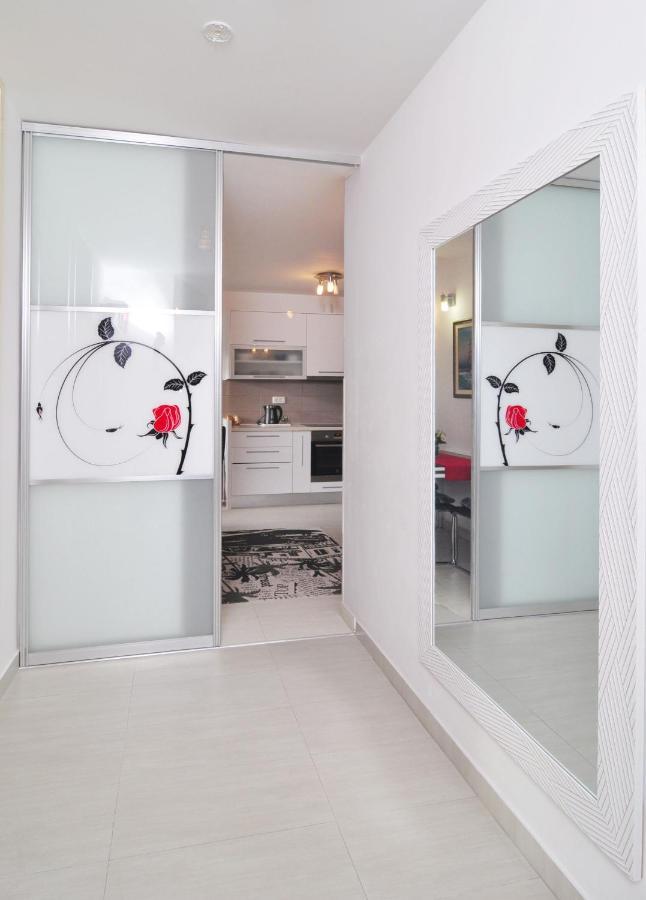 Full Equipped Flat Close To All Split Luaran gambar