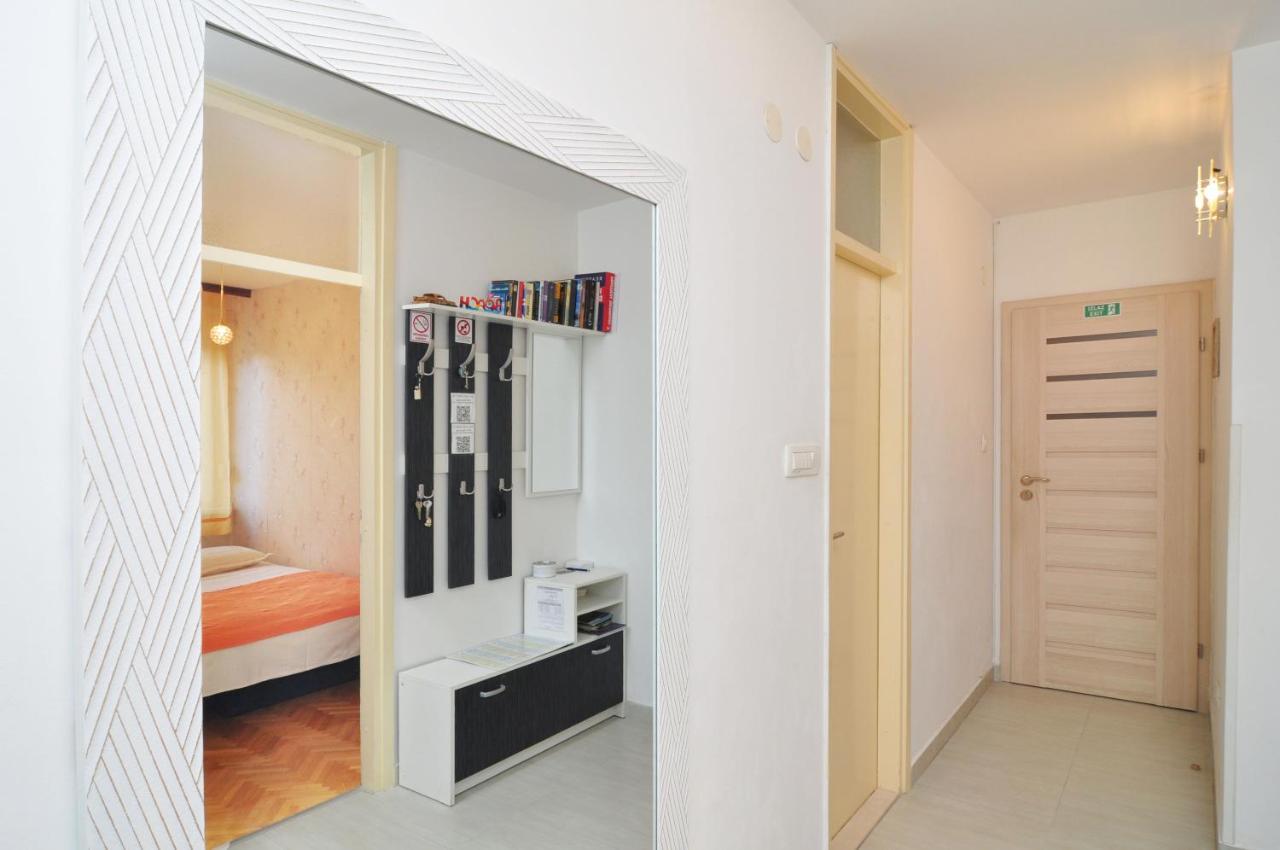 Full Equipped Flat Close To All Split Luaran gambar
